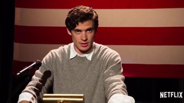 Grey pullover sweater worn by River (David Corenswet) in The Politician (S01E01)