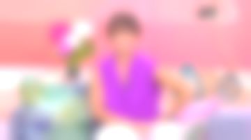 The top violet Faustine Bollaert in It starts today