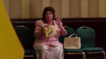 Yoo Hoo chocolate drink of Mickey Lamonsoff (Lainie Kazan) in Pixels