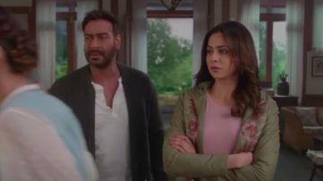 Chaquetas florales verdes usadas por Aashish (Ajay Devgn) en De De Pyaar De