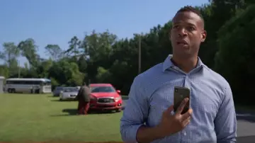 Camisas a cuadros azul claro usadas por Alan / Russell / Dawn / Jaspar / Ethan / Baby Pete / Lynette (Marlon Wayans) en Sextuplets