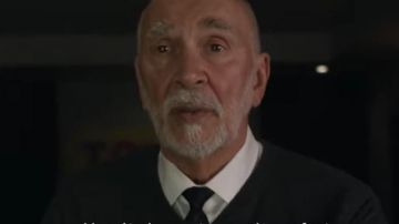 Corbata negra usada por Seb (Frank Langella) en Kidding (S02)