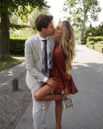 Zimmermann la Soie de la Robe portée par Romee Strijd Maud Welzen Mariage le 31 août 2019