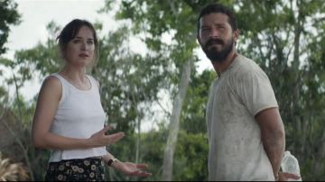 Camisetas blancas sin mangas usadas por Eleanor (Dakota Johnson) en The Peanut Butter Falcon