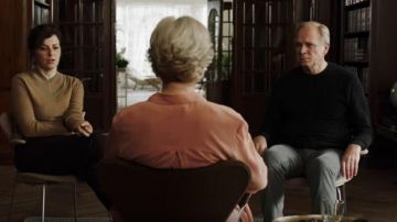 Greys Pants worn by Ulrich Tukur in UND WER NIMMT DEN HUND? Trailer Deutsch German (2019)