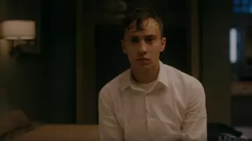 White long sleeve easy care formal shirts worn by Alex (Keir Gilchrist) in Room 104 (S01)