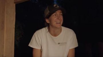 White t-Shirts worn by Molly Chester in The Biggest Little Farm