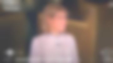 The flowing gown, slightly shiny and wrinkled of Laura Tenoudji in Télématin the 04.09.2019