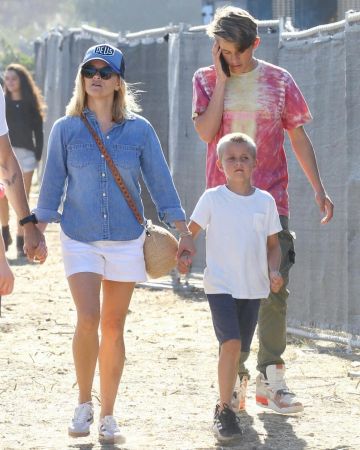 Tretorn rawlin à lacets des baskets portées par Reese Witherspoon Los Angeles le 1er septembre 2019