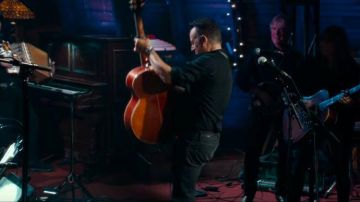 Fit jeans in dark wash worn Bruce Springsteen in Western Stars