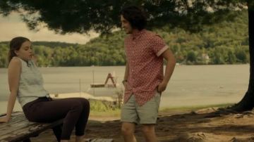 La chemise manches courtes rouge à carreaux porté par (Lou-Pascal Tremblay) dans Jérémie (S01E24)