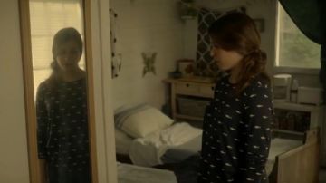 La sudadera de manga larga que lleva Raphaëlle Parker (Claudia Bouvette) en Jérémie (S01E25)