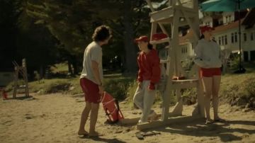 Le short rouge porté par Maxime Castonguay (Lou-Pascal Tremblay) dans Jérémie (S01E25)