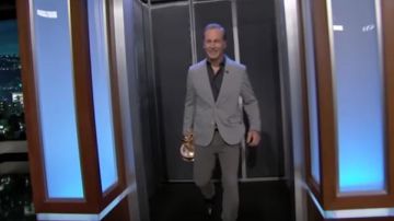 Grey pants worn by Bob Odenkirk on Jimmy Kimmel Live!	August, 12 2019