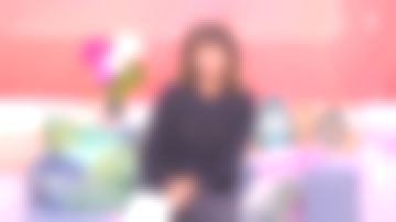 The blouse openwork of Faustine Bollaert on It starts today