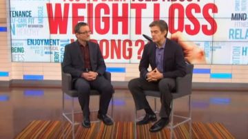 Pantalones marinos usados por Michael Mosley en The Dr. Oz Show agosto, 22 2019
