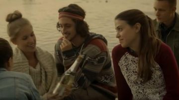 La camiseta de manga 3/4 usada por Raphaëlle (Claudia Bouvette) en Jérémie (S01E26)