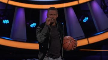 Heather black triblend worn by Jamie Foxx in Beat Shazam (S02E02) June, 05 2018