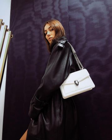 Clutch blanco usado por Giorgia Tordini en @giorgiatordini