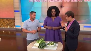 Relojes negros de lujo para hombres usados por Chris Powell en The Dr. Oz Show septiembre, 5 2018