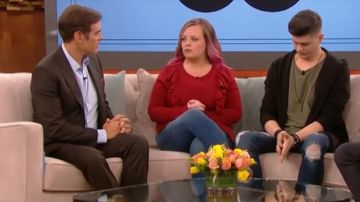 Blue denim pants worn by Catelynn Baltierra on The Dr. Oz Show September, 14 2018