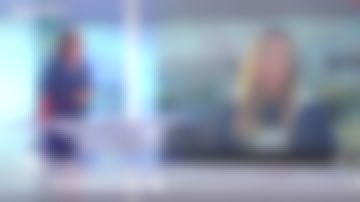 The blouse and two-tone detail nodes to the cuffs by Karine Baste-Regis in Télématin the 06.09.2019