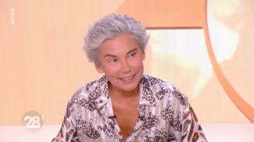 La camisa estampada que lució Elisabeth Quin en 28 minutos
