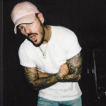 La casquette portée par M. Pokora  sur le compte Instagram de @mpfrancecom 