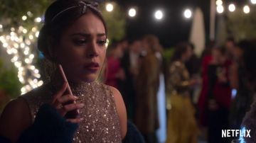 The sequined dress golden Lu (Danna Paola) in Elite (S02E01)