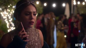 The headband glittery Lu (Danna Paola) in Elite (Season 2)