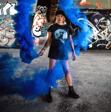 Le t-shirt loup porté par Leeloo sur son compte Instagram @dressingleeloo 