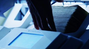 Cummins JetScan Currency Counter as seen in Bad Boys II