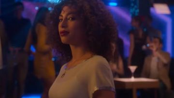 El collar de Nadia (Mina El Hammani) en Elite (Temporada 2)