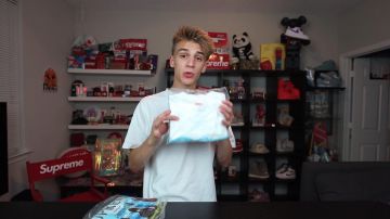 The white t-shirt Supreme levitation Giancarlo Purch aka Blazendary in Supreme FW19 Week 1 Unboxing / Review *ALL ITEMS*