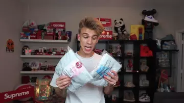 The gray t-shirt Supreme Super Cream of Giancarlo Purch aka Blazendary in Supreme FW19 Week 1 Unboxing / Review *ALL ITEMS*