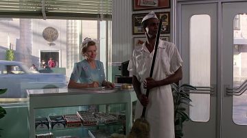 Des monticules de Barres de Chocolat vendu par Goldie Wilson (Donald Fullilove) dans Retour vers le Futur