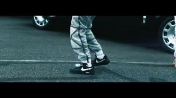 The pair of Nike Air Force 1 x Off White Niska in the clip RR 9.1 
Koba LaD 