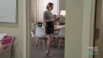 Sandalias Miu Miu usadas por Lauren Heller (Molly Kate Bernard) en Younger (S06E11)