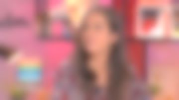 La Blouse Multicolore de Marie Perarnau dans La maison des maternelles