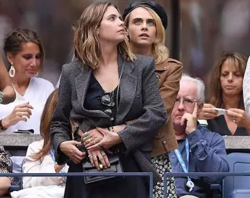 Prive revaux victoria lunettes de soleil portées par Ashley Benson chez les Dames Célibataires dernier match de l'Us Open, Métropole le 7 septembre 2019