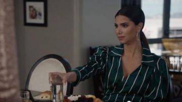Maggie marilyn green striped wrap blouse worn by Gigi Mendoza (Roselyn Sánchez) in Grand Hotel (S01E12)