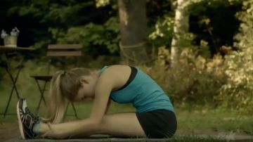 Zapatillas de tenis usadas por Raphaëlle (Claudia Bouvette) en Jeremie (S01E16)