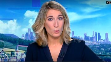 La combinaison noire esprit smoking de Caroline Delage dans William à midi le 09.09.2019