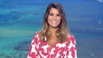 The red dress printed horse viscose Karine Ferri in the loto Draw