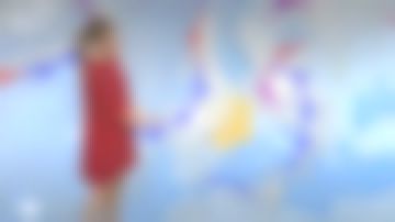 La robe courte rouge Claudie Pierlot de Chloé Nabédian dans Météo de France 2 le 09.09.2019( identique couleur différente)