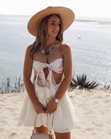 Le collier coquillage porté par Céline sur le compte Instagram de @mademoiselle_cece