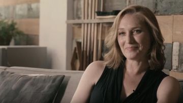 The top worn by Dr. Lucy (Kate Jennings Grant) in the series of Two-Sentence Horror Stories (S01)