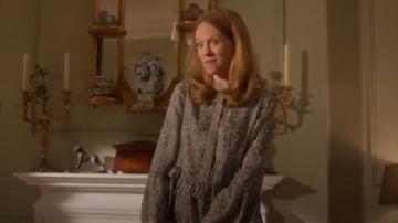 Reiss gris Joe chemisier porté par Gemma (Zoe Boyle) dans Quatre Mariages et un Enterrement (S01E09)