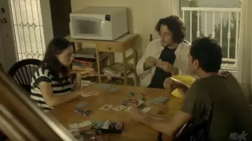 T-Shirt round neck black man worn by Maximus (Lou-Pascal Tremblay) in Jeremie Season 1 Episode 18 The Photo