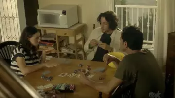 White shirt with long sleeves worn by Maximus (Lou-Pascal Tremblay) in Jeremie Season 1 Episode 18 The Photo
